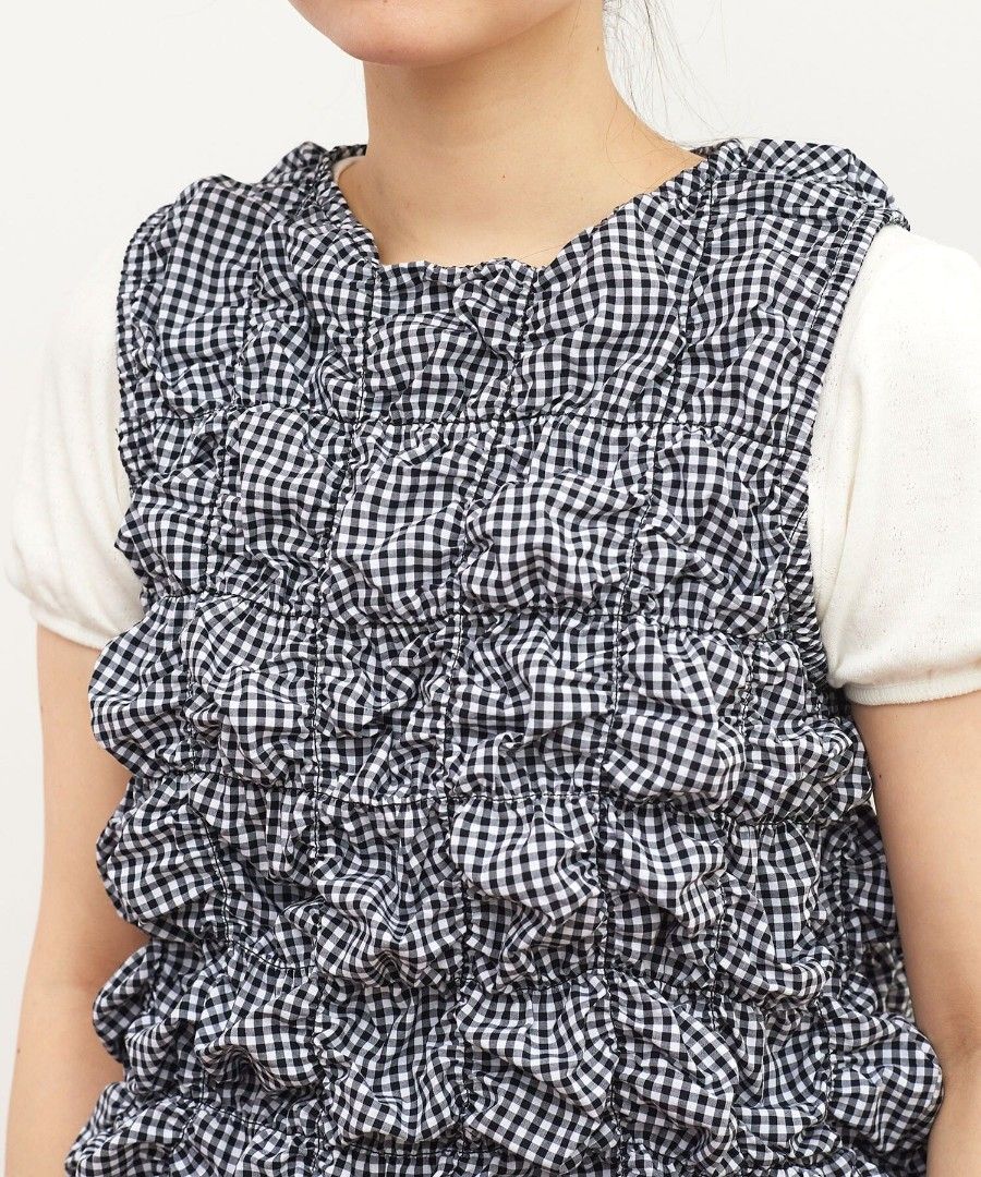 Top (Category: Other Tops) located in Singapore. Submitted by mina_closet (Listing ID 1237635023, Image 5). Description: 着丈 44.5cm／肩幅 34.2cm／身幅(シャーリングのための伸びます) 33.1～cm.