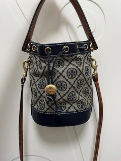 （分類：）位於 。 由 jwoohooo 提交（商品編號 1237639802，圖片 1）。簡介： 。