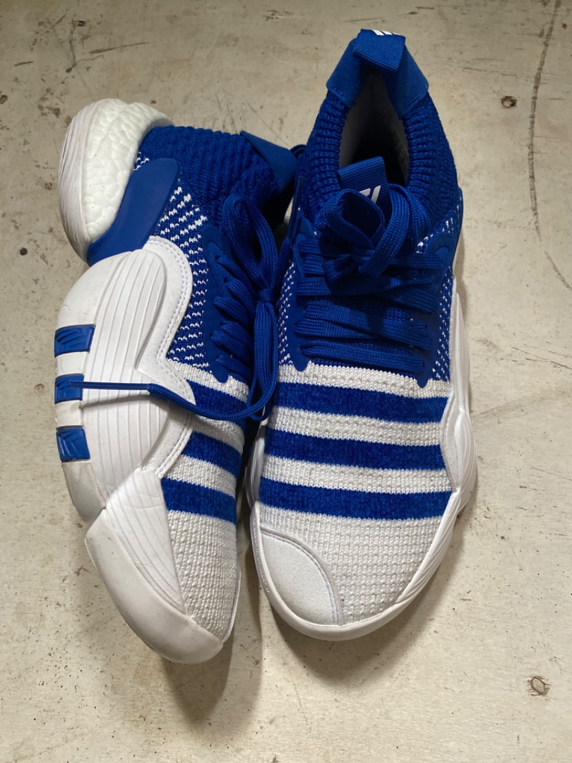 trae young blue shoes