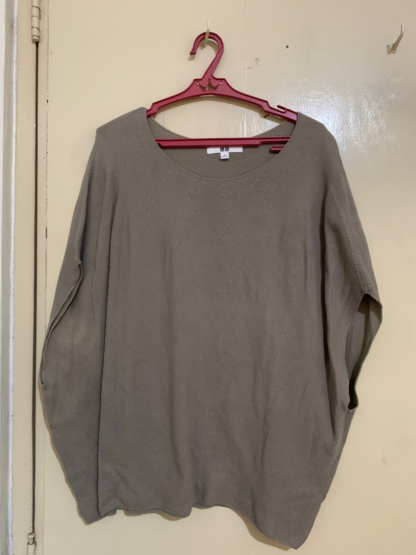 UNIQLO Knit Blouse Greige on Carousell