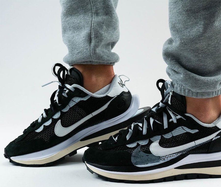 Black and white sacai nike new arrivals