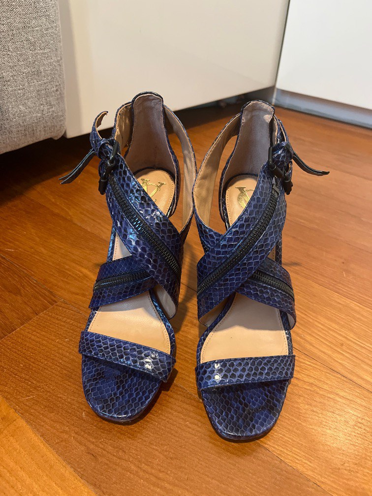 Vince camuto snake print heels deals