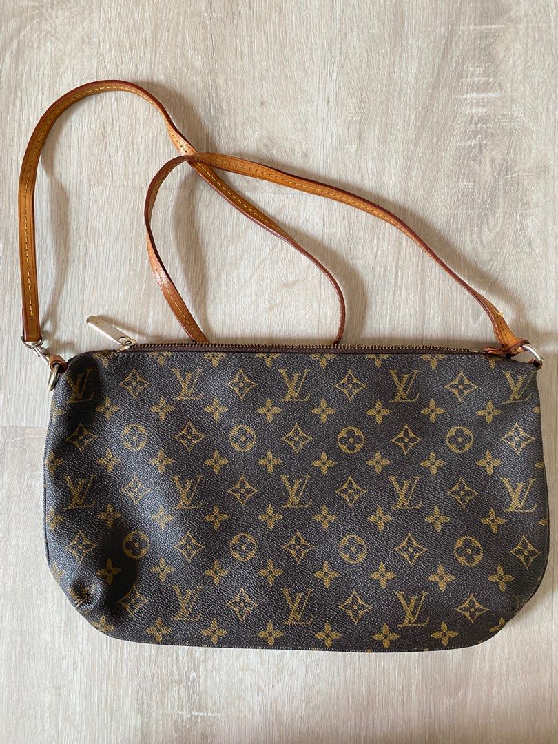 Vintage Louie Vuitton Sling Bag (Category: Luxury Bags & Wallets) located in Pasay City. Submitted by trendystash (Listing ID 1237578034, Image 2). Description: Got this from another seller. Used it a few times. Not sure if its authentic. 8.5 x 14.5 inches.