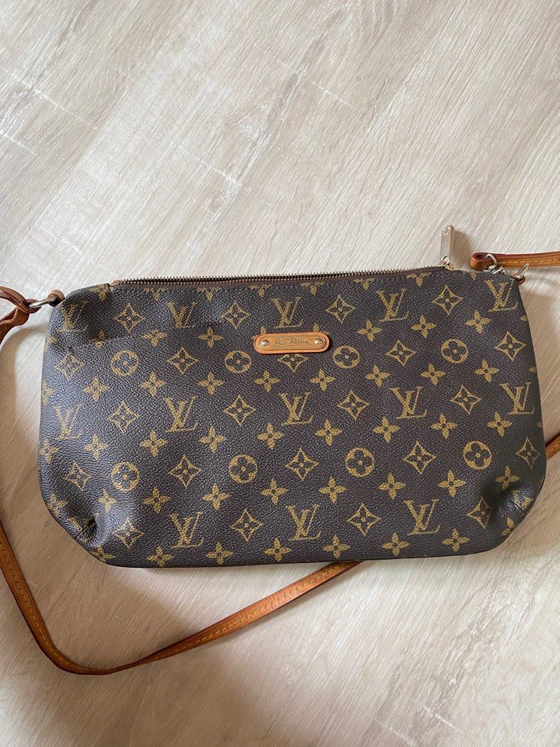 Vintage Louie Vuitton Sling Bag (Category: Luxury Bags & Wallets) located in Pasay City. Submitted by trendystash (Listing ID 1237578034, Image 3). Description: Got this from another seller. Used it a few times. Not sure if its authentic. 8.5 x 14.5 inches.