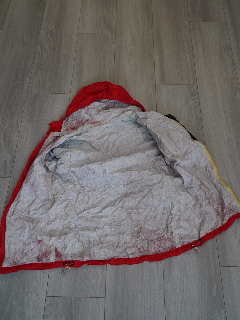 WAA rain jacket （分類：運動服裝）位於 Hong Kong。 由 irreplaceable0000 提交（商品編號 1237674155，圖片 3）。簡介： 。