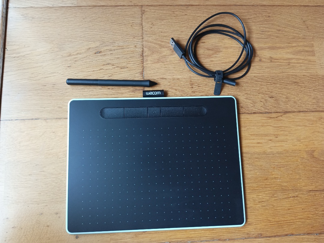 Intuos Medium with Bluetooth CTL6100WL digital drawing pad