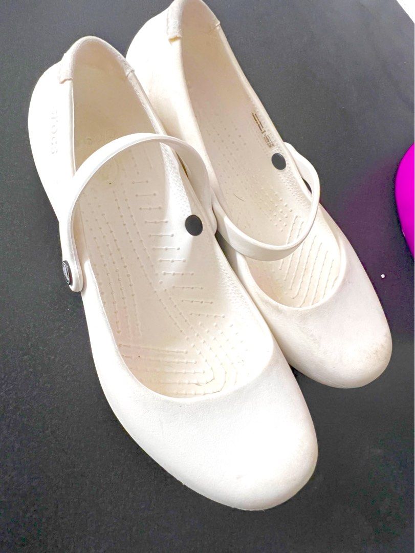 White shoes shop crocs