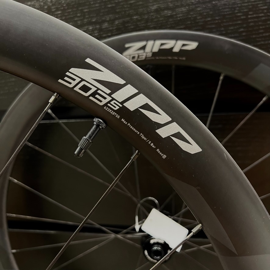 Zipp 303s Disc, Sports Equipment, Bicycles & Parts, Bicycles on Carousell