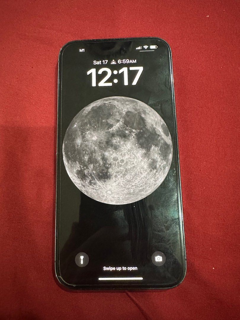 14 Pro Max (Category: iPhone 14 Series) located in Singapore. Submitted by knsyui (Listing ID 1237856744, Image 1). Description: 128gb BH 93% no defects no cracks , price can nego.