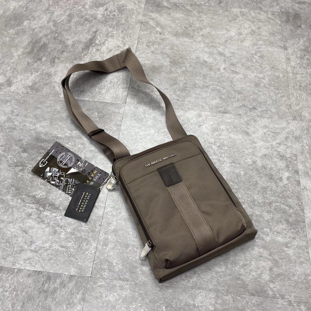 The bridge wayfarer bag store