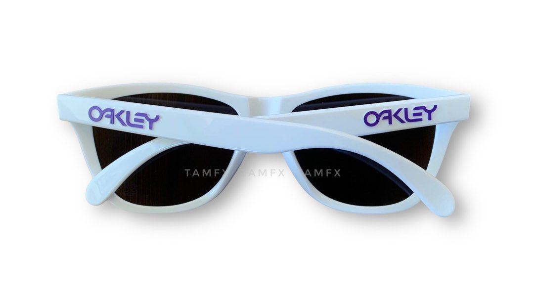 Oakley frogskins store 30th anniversary