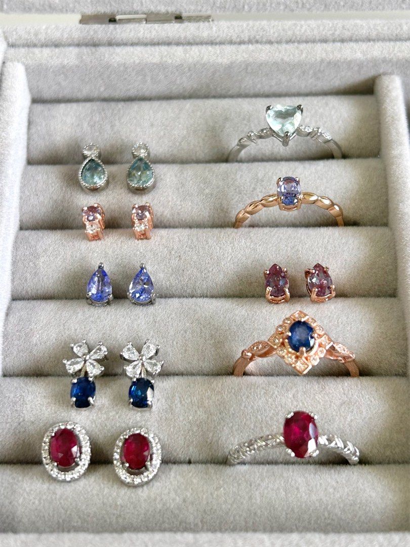 Garnet and aquamarine jewelry top