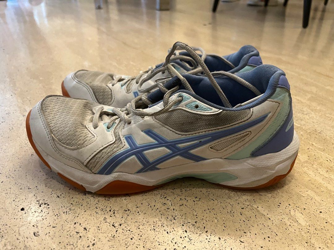 Asics gum 2024 sole shoes