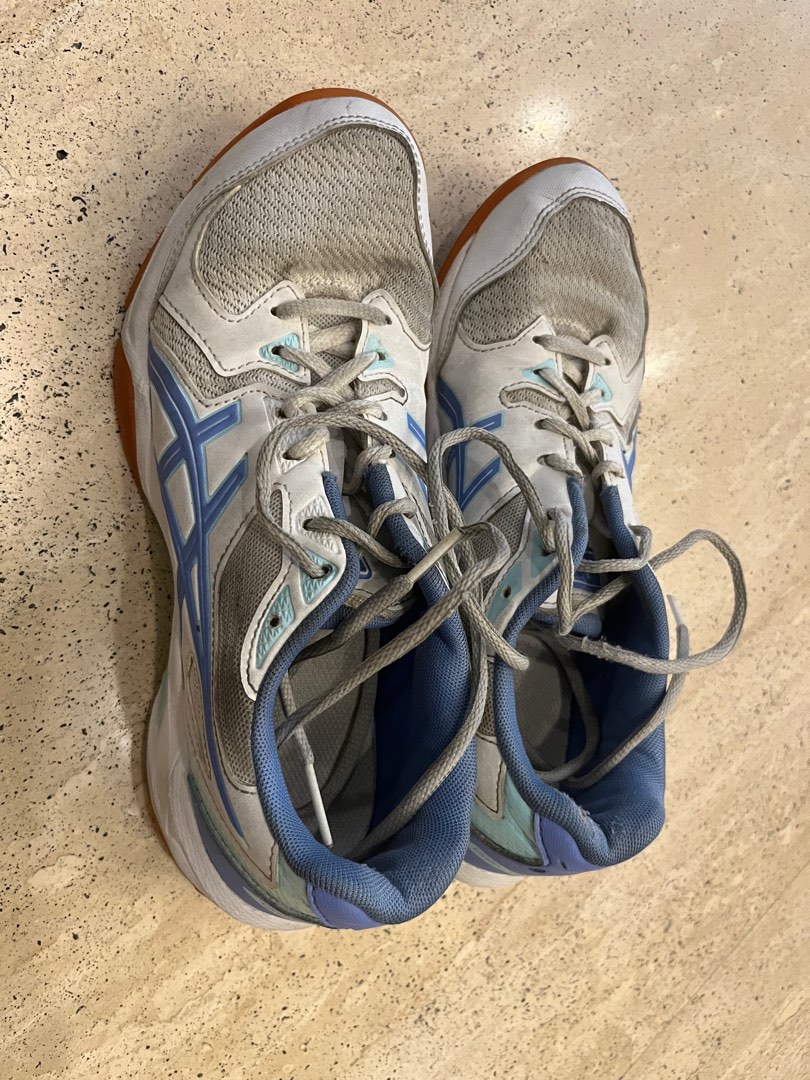 asics gum sole shoes