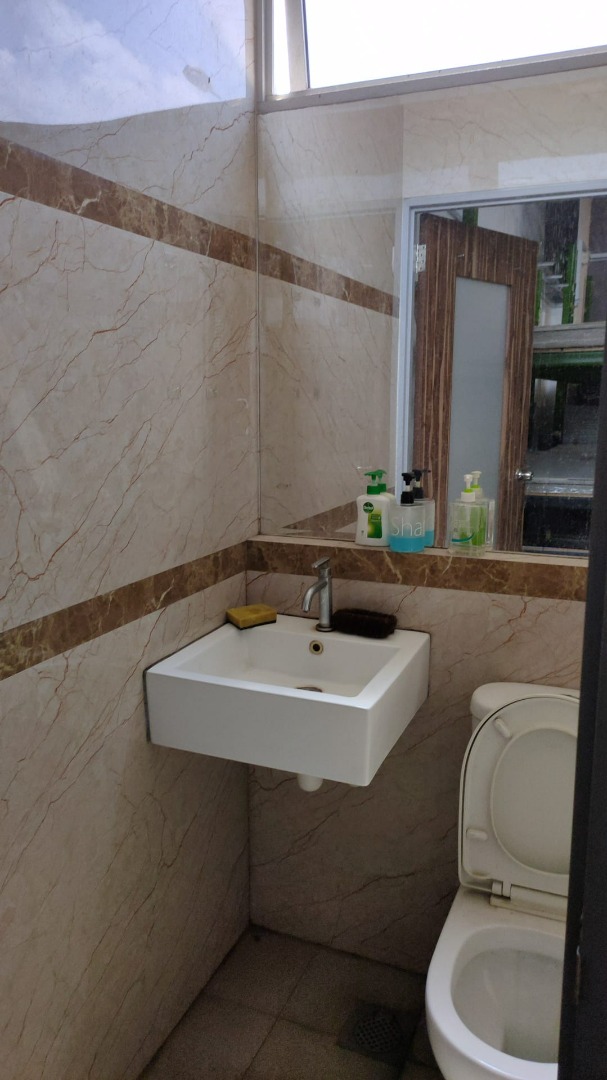 (Category: ) located in . Submitted by zy9829 (Listing ID 1237777825, Image 1). Description: .