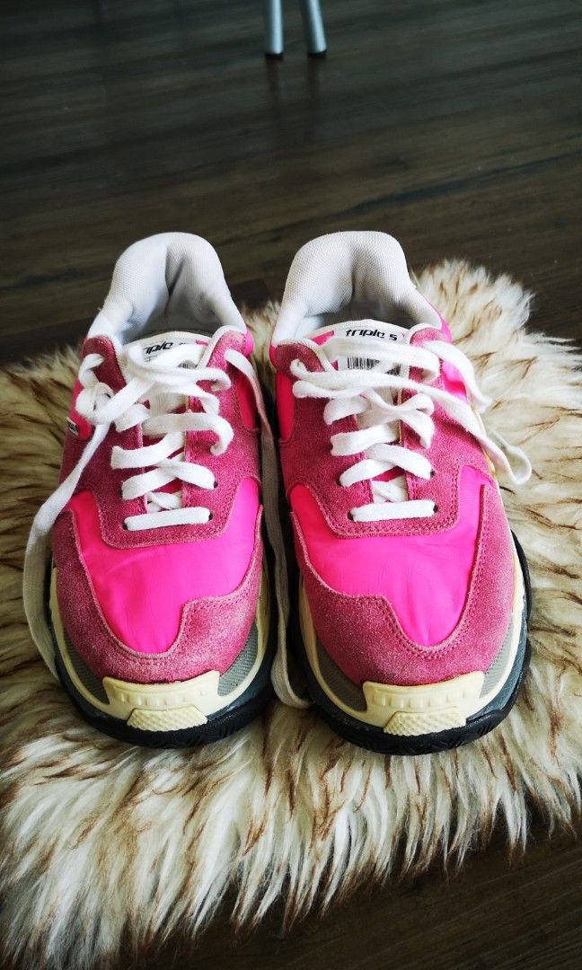 Roze balenciaga sales triple s