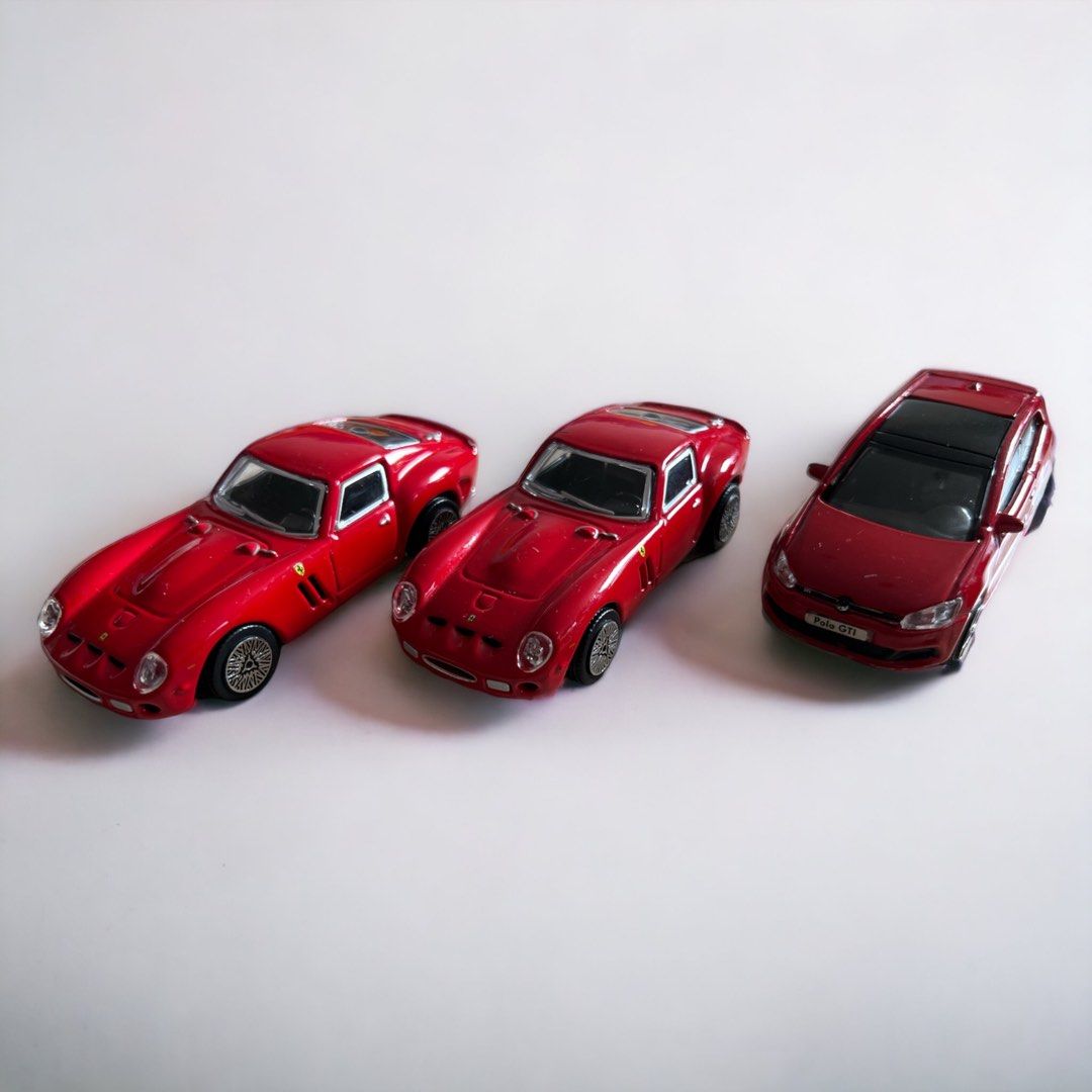 Bburago 1:43 Scale Ferrari Race & Play 250 GTO Red and Volkswagen Polo ...
