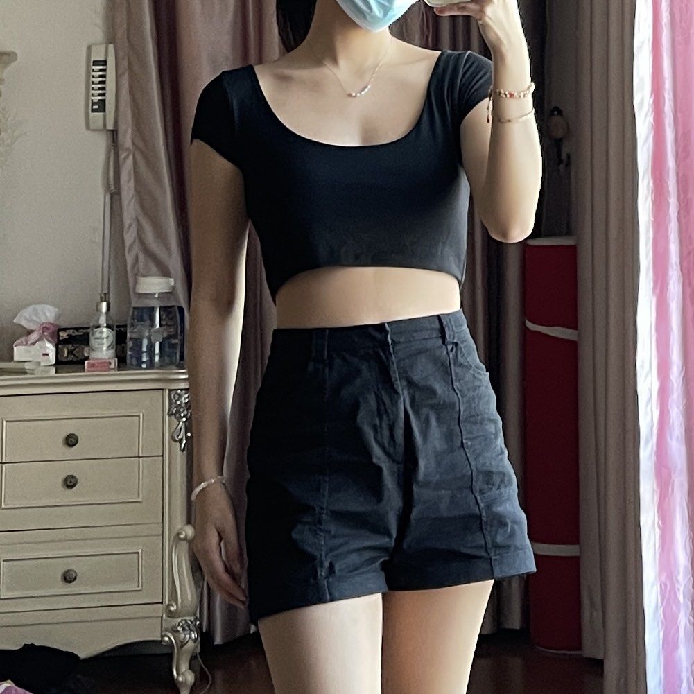 black simple crop top (Category: Blouses) located in Quezon City. Submitted by humblefashion_ph (Listing ID 1237797697, Image 2). Description: .