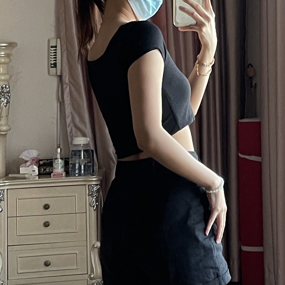 black simple crop top (Category: Blouses) located in Quezon City. Submitted by humblefashion_ph (Listing ID 1237797697, Image 3). Description: .