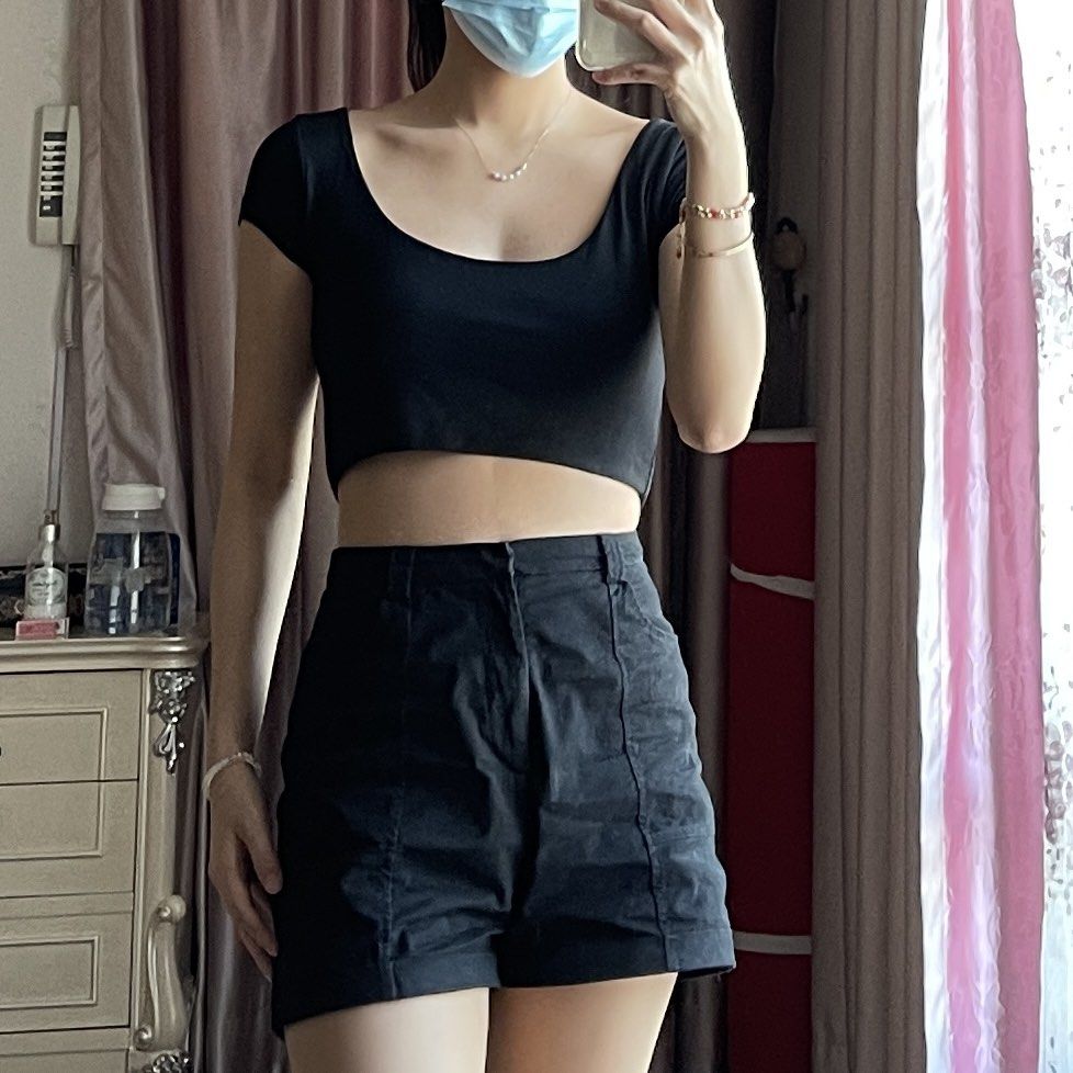 black simple crop top (Category: Blouses) located in Quezon City. Submitted by humblefashion_ph (Listing ID 1237797697, Image 1). Description: .