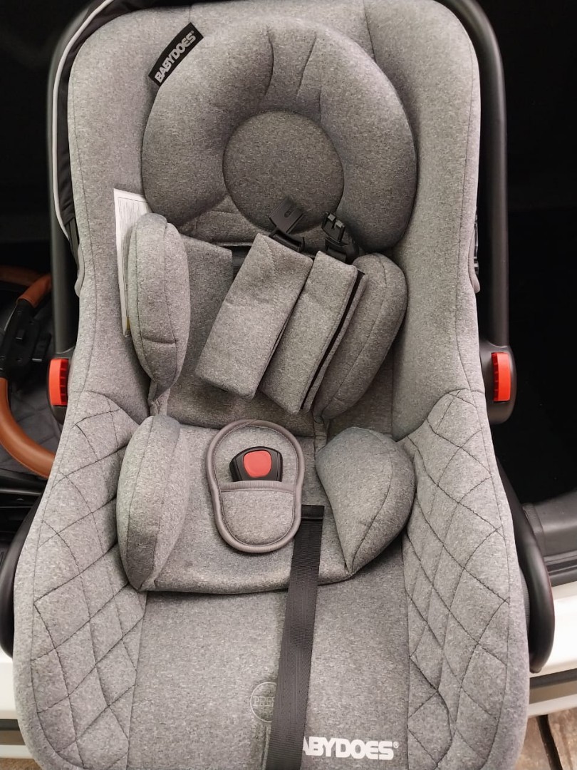 Carseat babydoes on Carousell