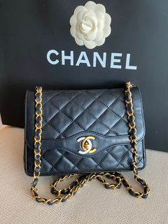 Vintage Chanel Shopping Bag in Violet Rabbit Fur — singulié