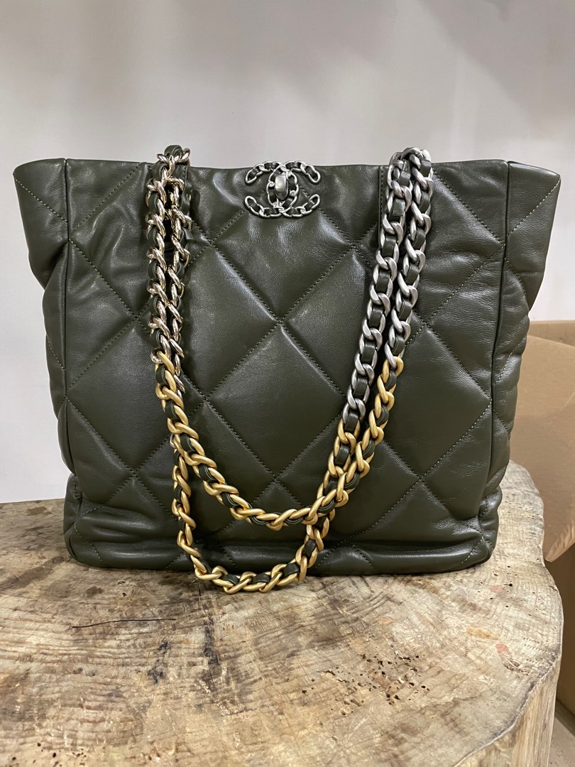Chanel quilted hand bag Clearance