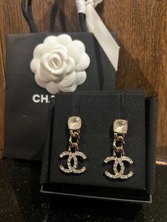 Earrings Chanel CC G22A Lion Logo GHW Coco Mark Earrings Box Card
