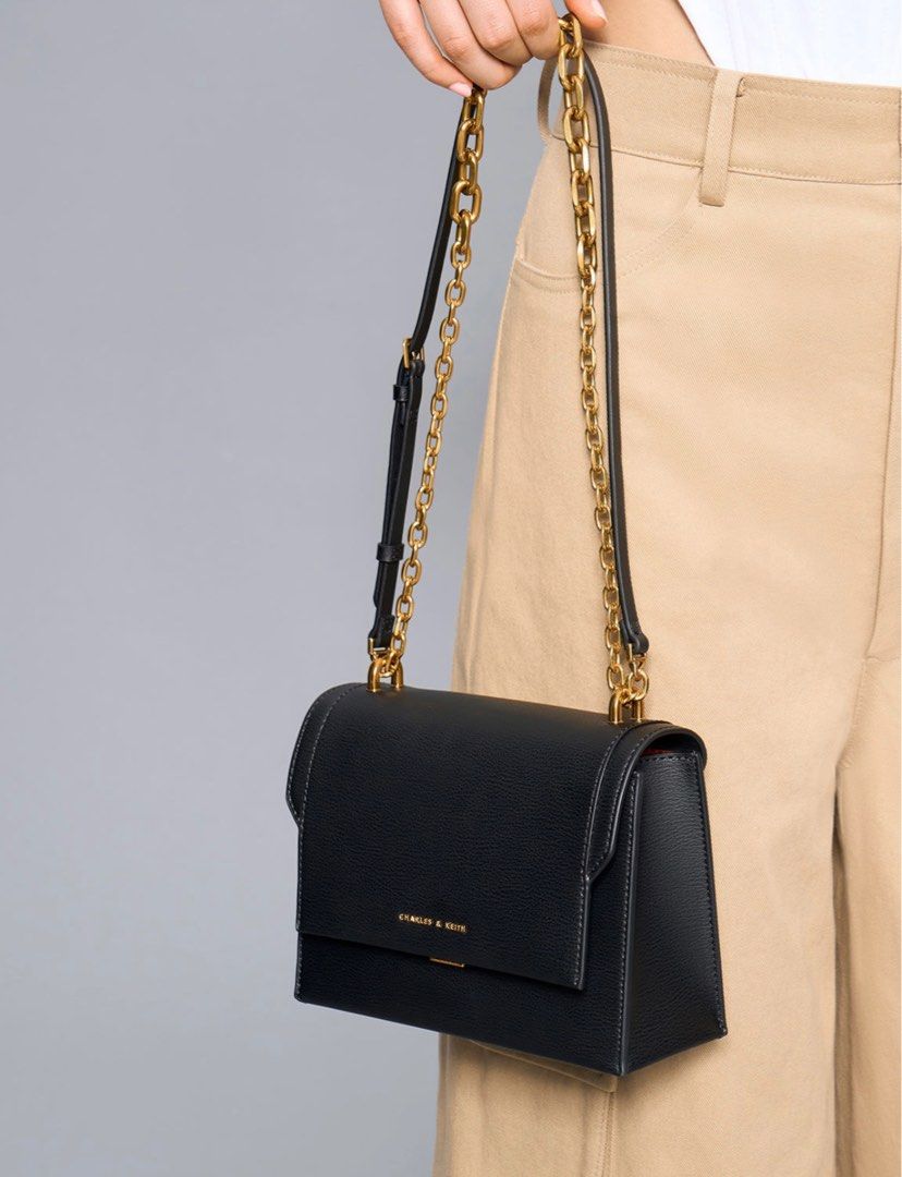 Charles & keith hot sale chain detail crossbody bag