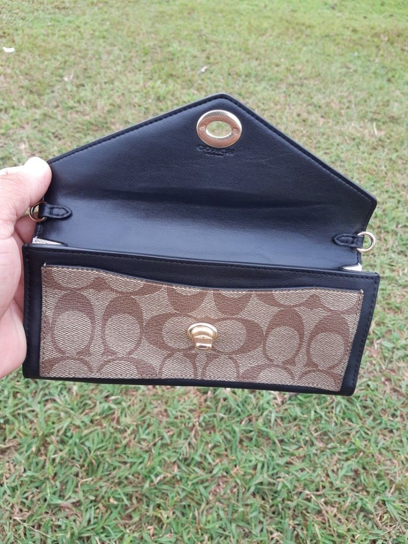 coach slim wallet, Luxury, Bags & Wallets on Carousell