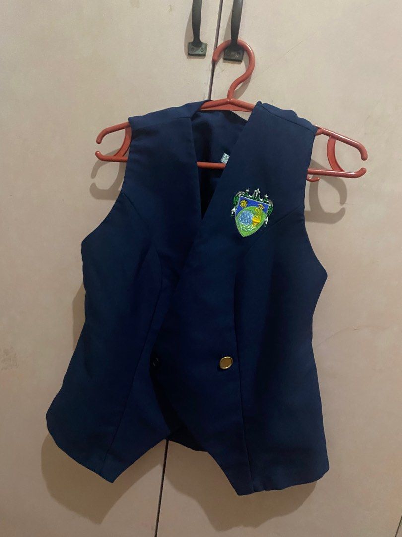 UST CTHM Type A Uniform (Preloved) on Carousell