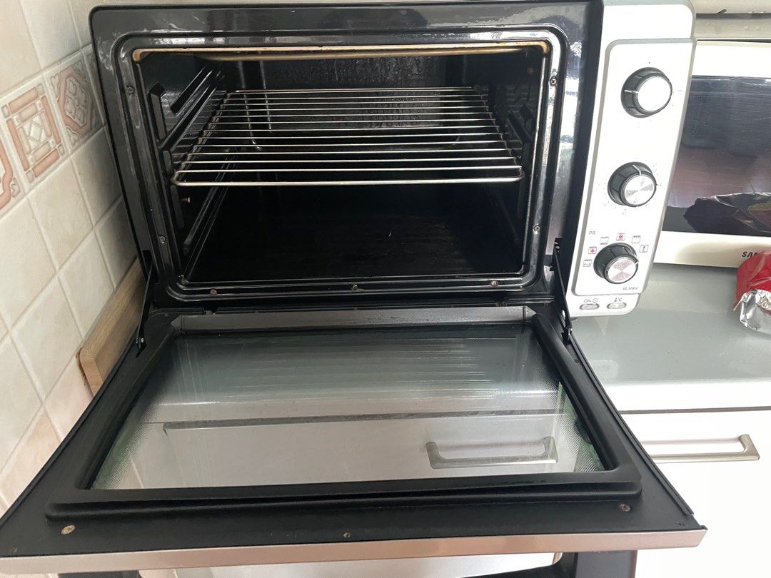 DeLonghi Maxi 32L Electric Oven, TV & Home Appliances, Kitchen