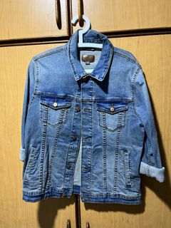 (Category: ) located in . Submitted by winkywardrobe (Listing ID 1237802080, Image 1). Description: .