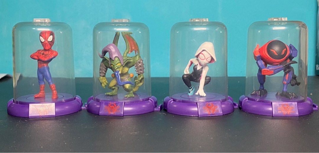 Spider man into the store spider verse domez