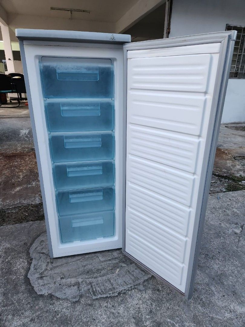 Elba upright standing freezer 170 ltrs, TV & Home Appliances, Kitchen