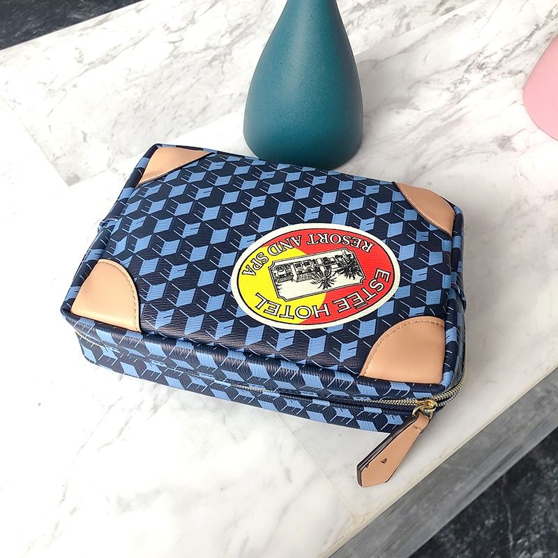 Estee lauder toiletry best sale bag