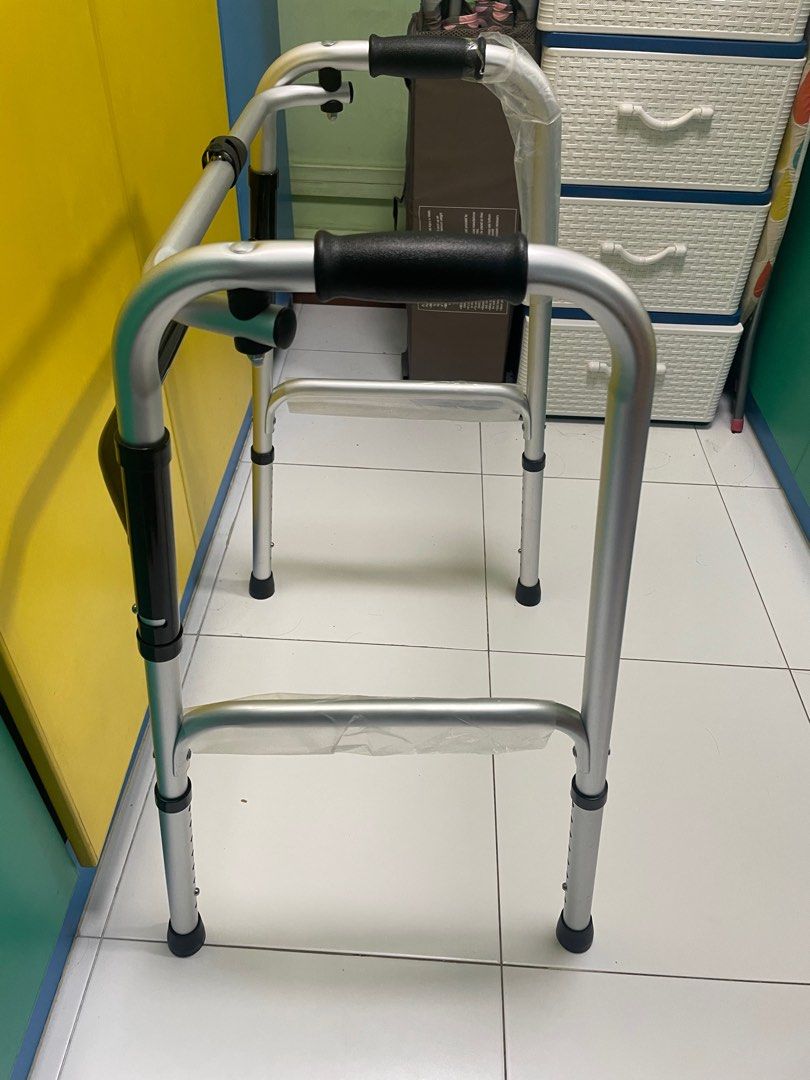 Foldable Walking Frame (Category: Rehabilitative Devices) located in Singapore. Submitted by nadddyrah__ (Listing ID 1237831053, Image 2). Description: Bought from SGH. Used few times and still in good condition 10/10. Self Collection at Tampines..