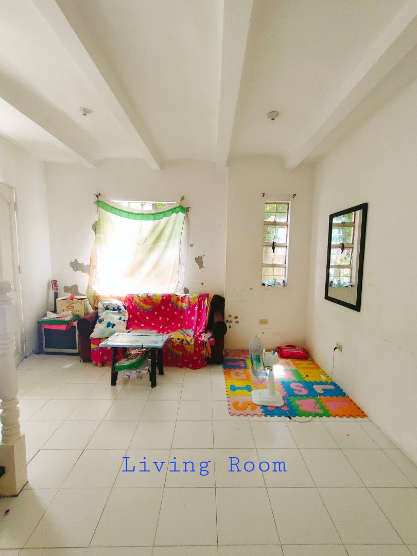 FORECLOSED GATED HOUSE AND LOT IN TIERRA NEVADA GENERAL TRIAS Cavite