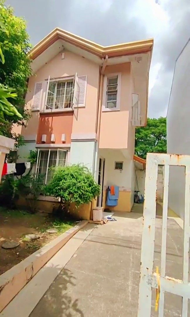 FORECLOSED GATED HOUSE AND LOT IN TIERRA NEVADA GENERAL TRIAS Cavite