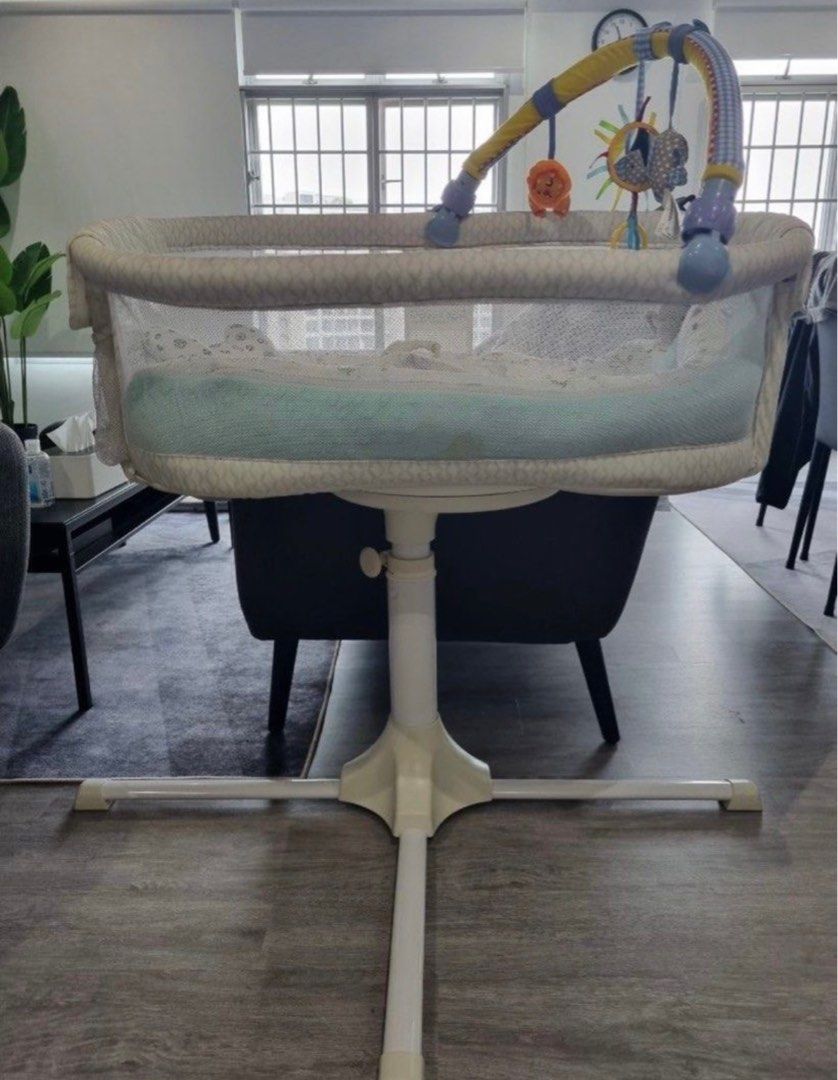 Halo Bassinest, Babies & Kids, Baby Nursery & Kids Furniture, Cots