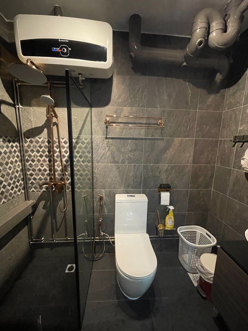 Tiling Services / Tiling Bathroom / Overlay Toilet / Tiles Overlay