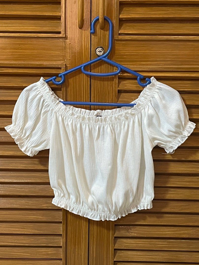 h m off shoulder crop top Women s Fashion Tops Blouses on Carousell