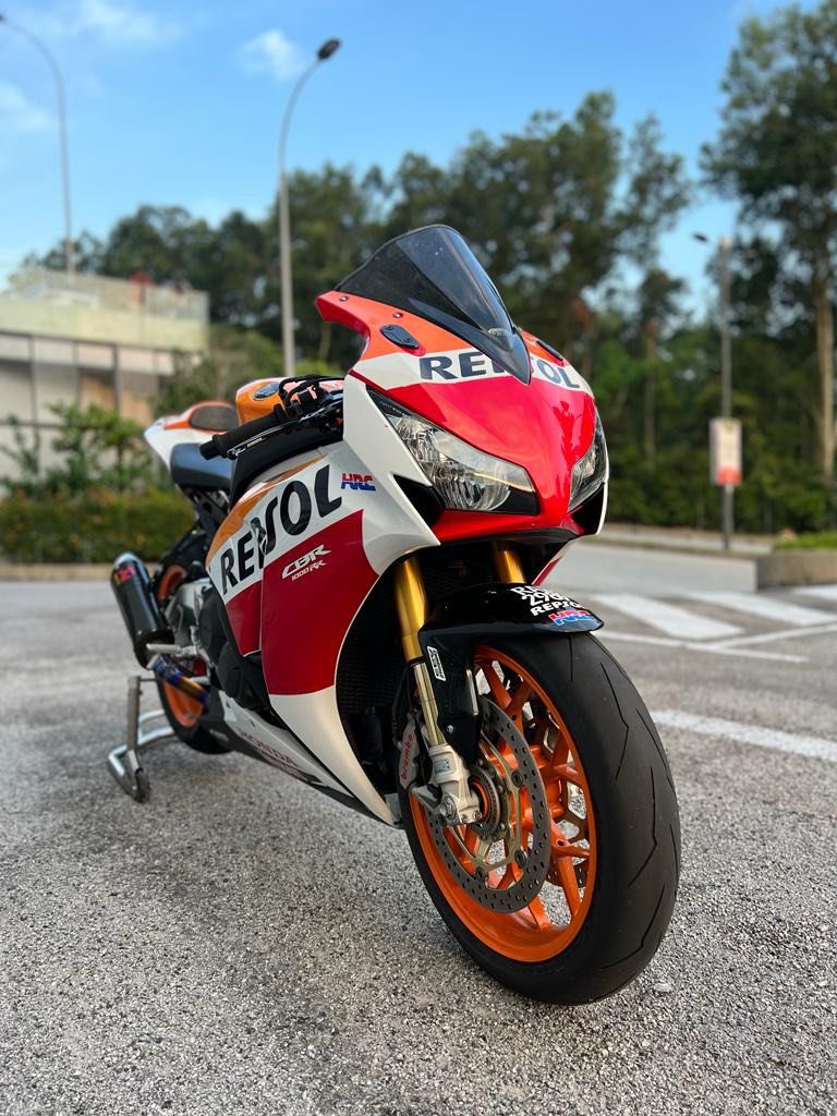 Honda cbr top 1000 mudah