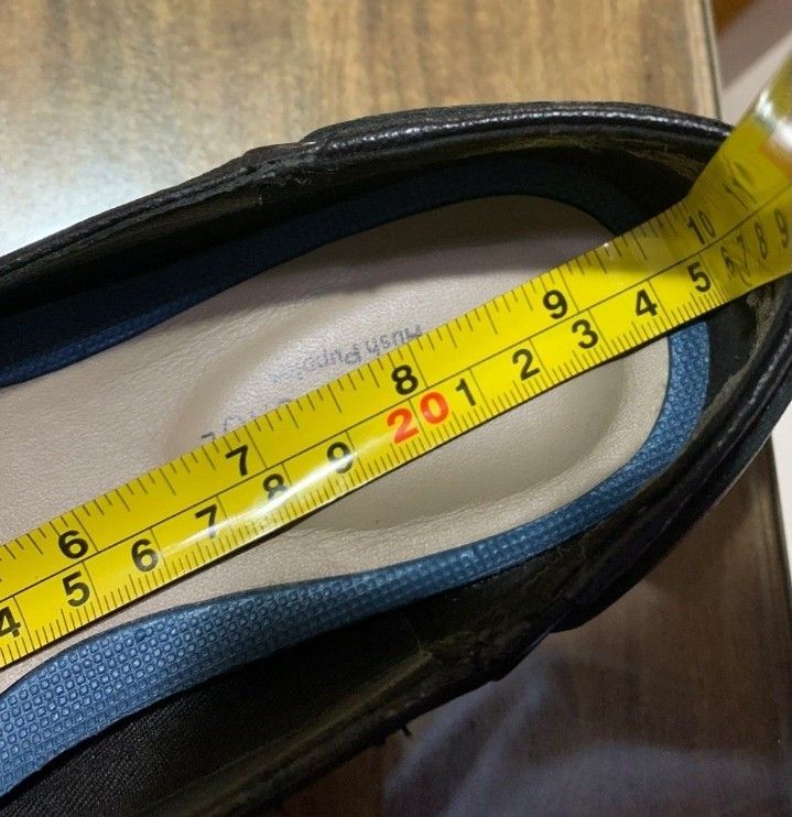 Hush puppies size on Carousell