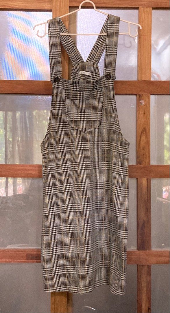 Jumper dress (Category: Dresses) located in Manila. Submitted by franpan (Listing ID 1237841618, Image 2). Description: For sale Lightly used Fits medium-large .