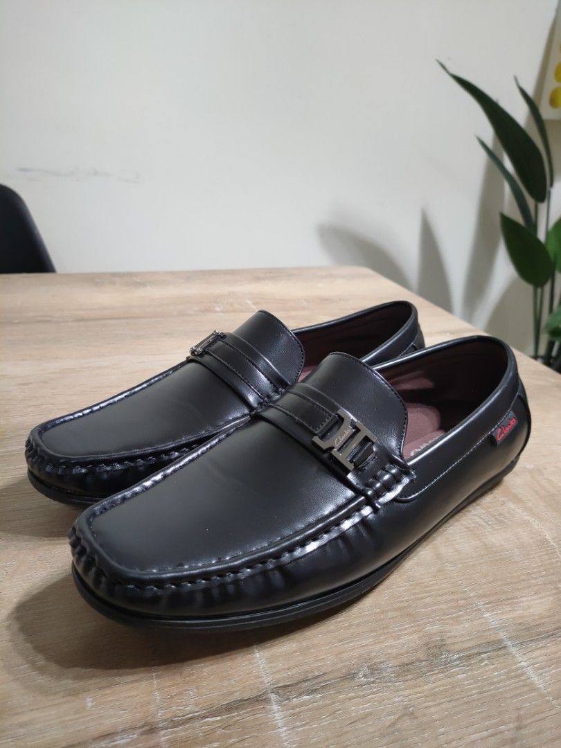 Kasut clarks size 10uk Men s Fashion Footwear Casual shoes on