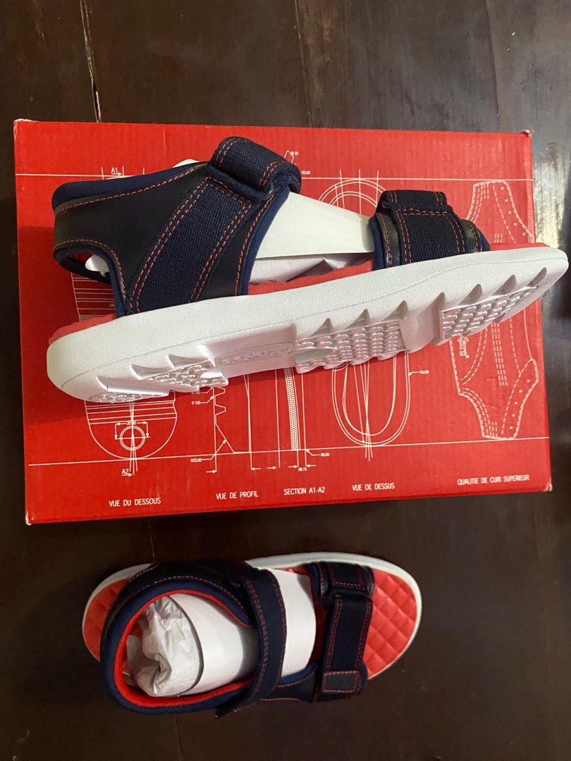 Kickers Sandals Size 33 (Category: Babies & Kids Fashion) located in Pasig City. Submitted by theclassicshopph (Listing ID 1237781638, Image 2). Description: .
