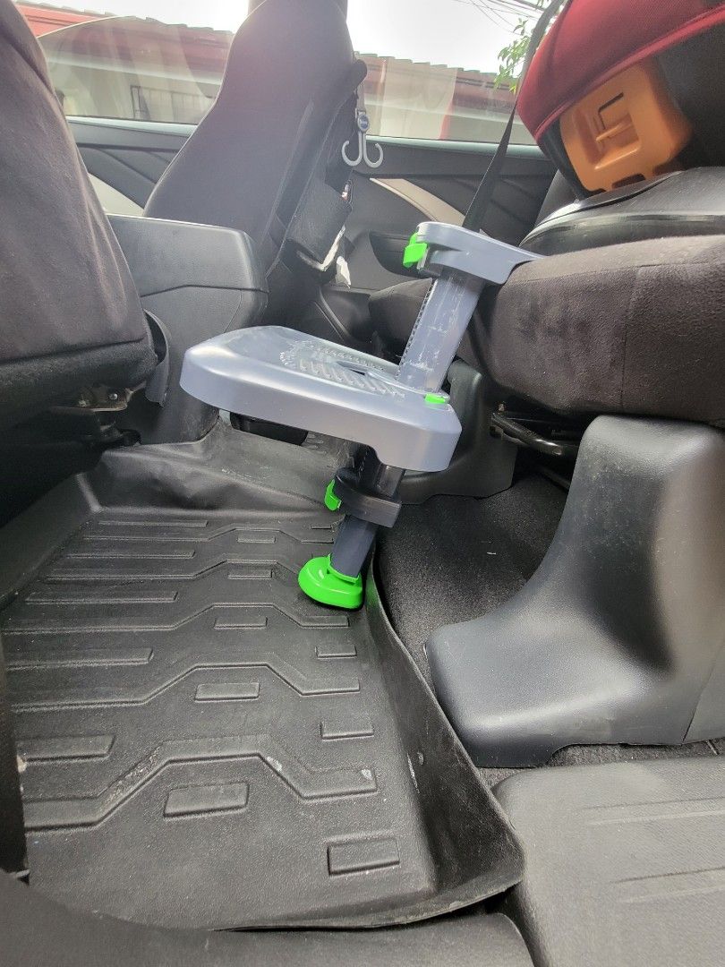Kneeguardkids Philippines - Transform your car seat experience with  KneeGuardKids car seat footrest! Kids in car seats and booster seats have  nowhere to rest their feet because their legs are not long