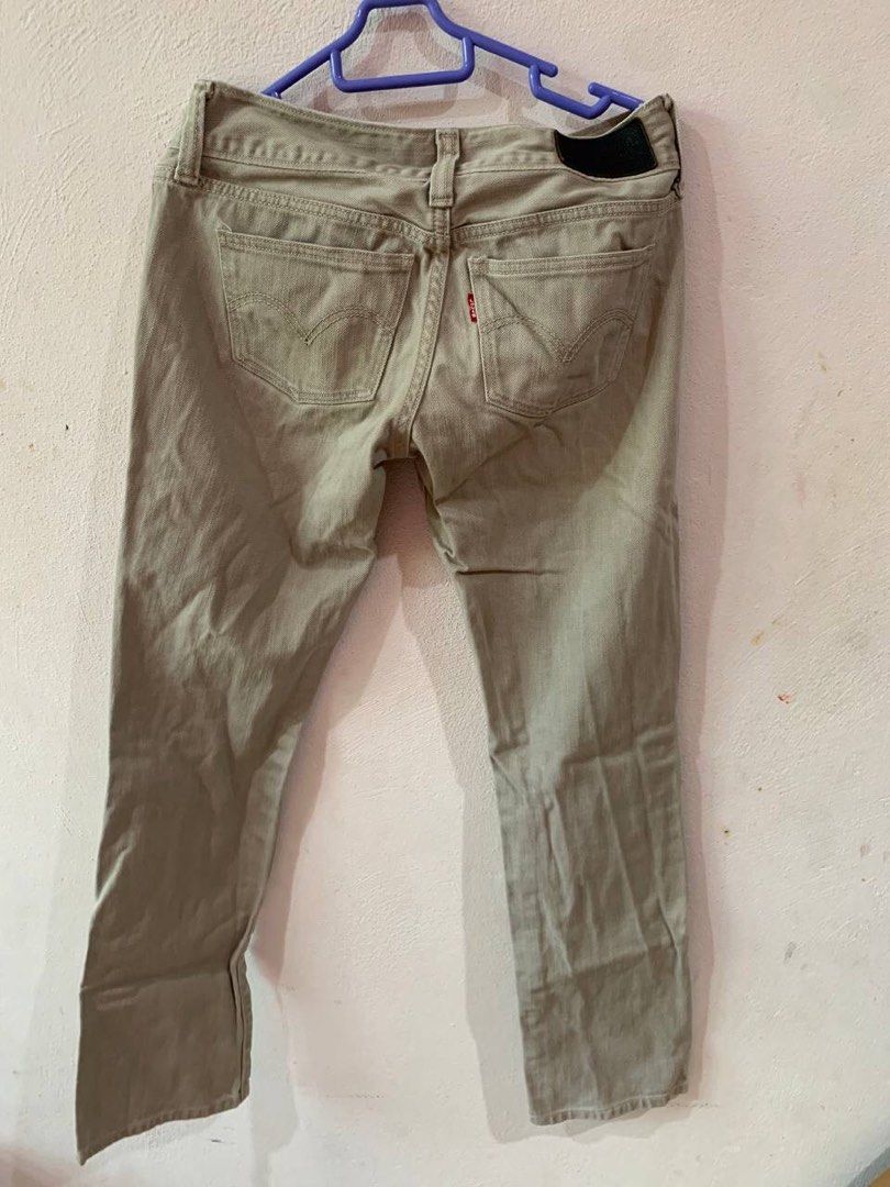Cream levis clearance