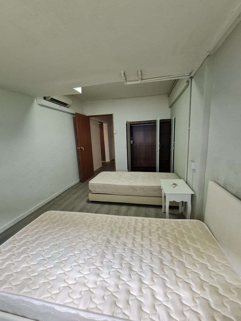 Living Quarter Above Shophouse in Marsiling Rise Company Lease ...
